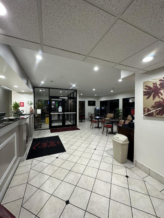 Red Roof Inn & Suites Biloxi - Ocean Springs Exteriör bild