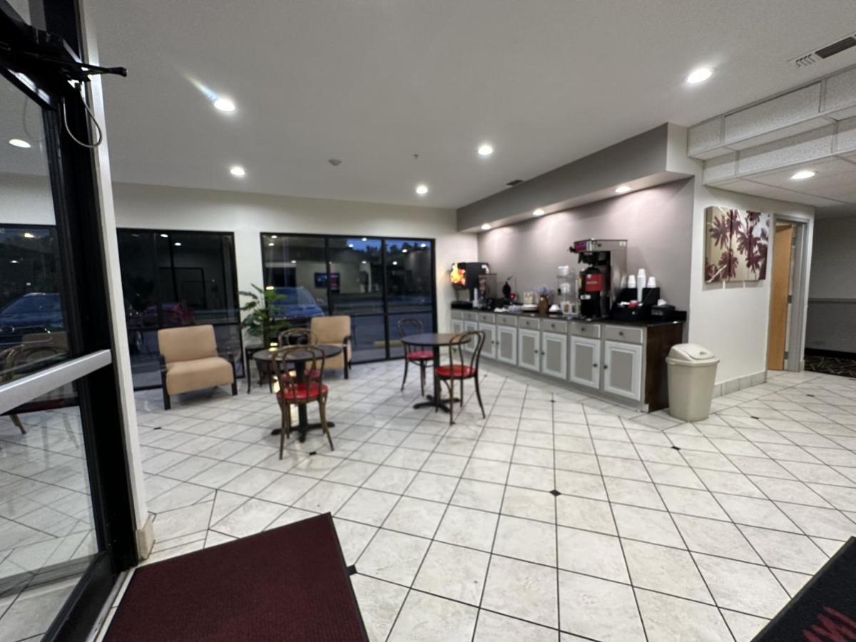 Red Roof Inn & Suites Biloxi - Ocean Springs Exteriör bild